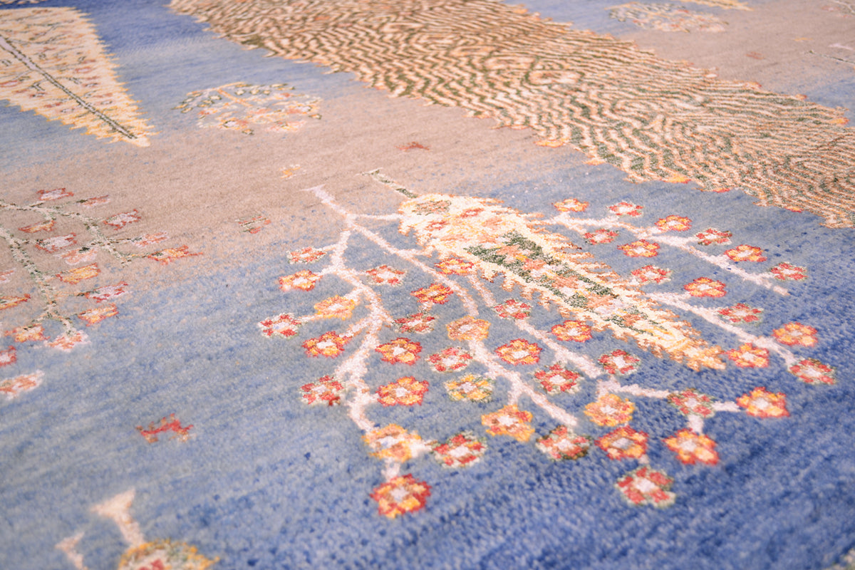 Loribaft rug with tree design