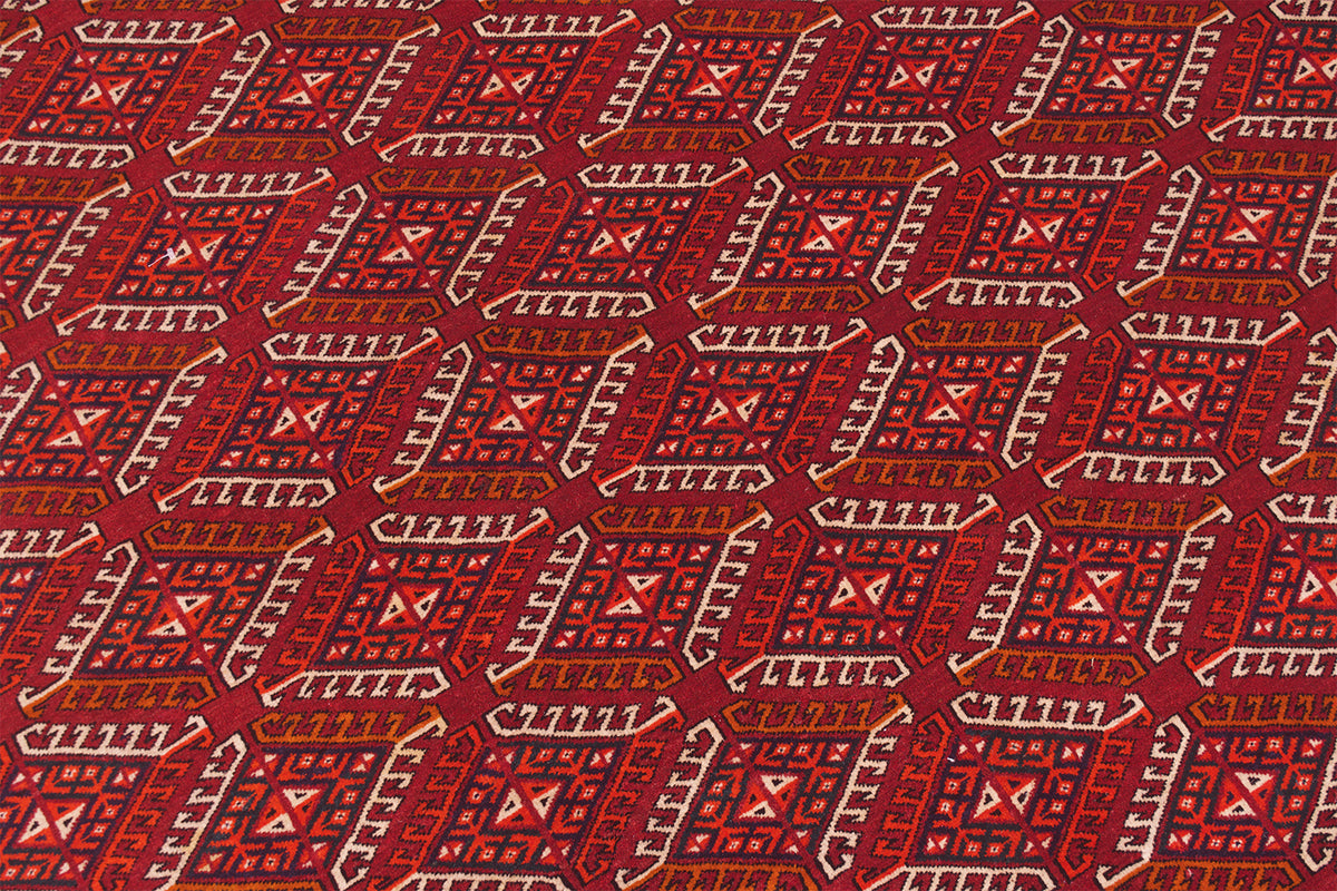 Old Turkoman Yamoud carpet 3.31x2.18m