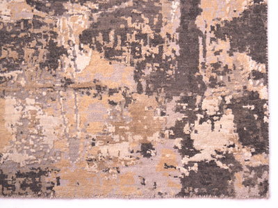 Detailed corner, with bound fringes and no fringes.......all over abstract design in neutral colours!