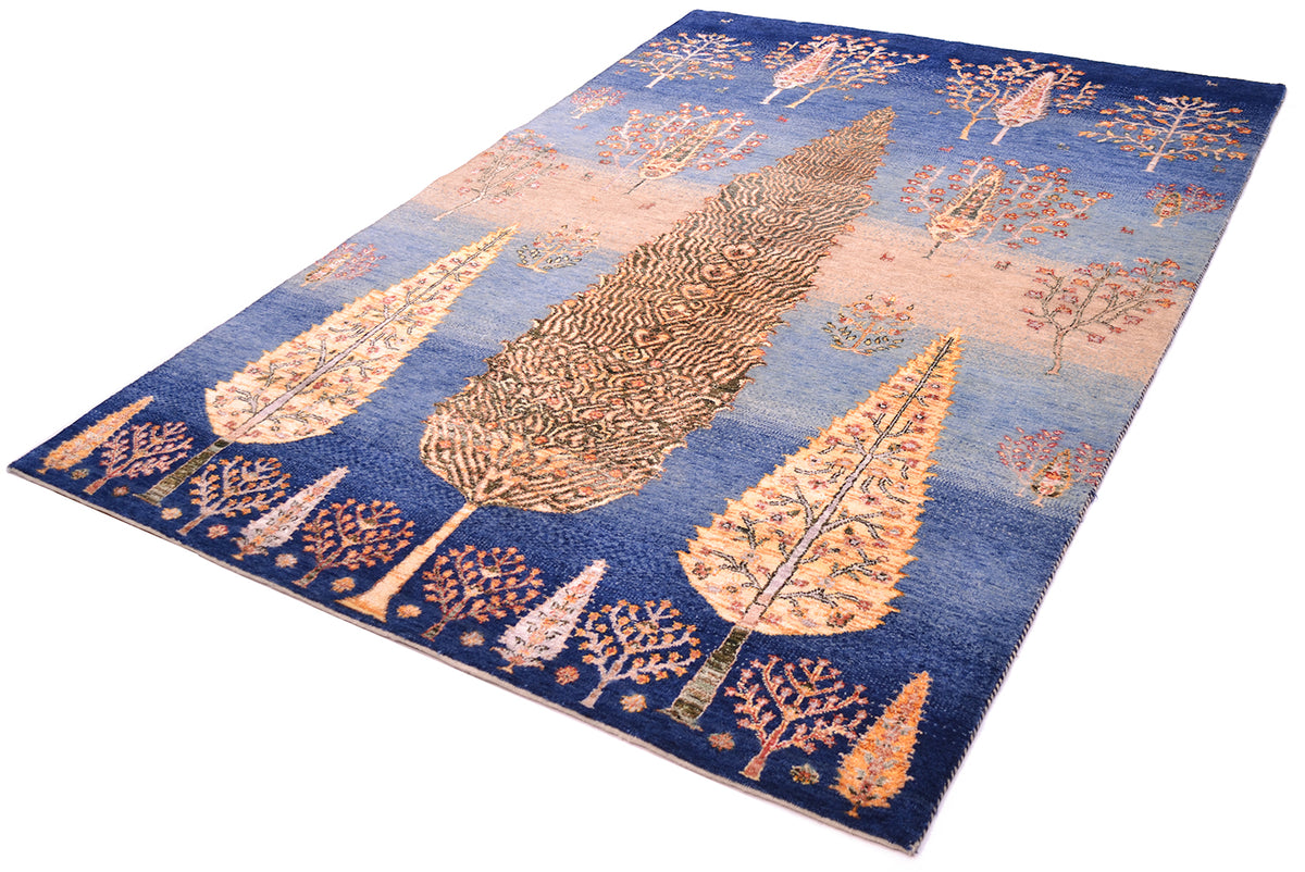 Loribaft rug with tree design