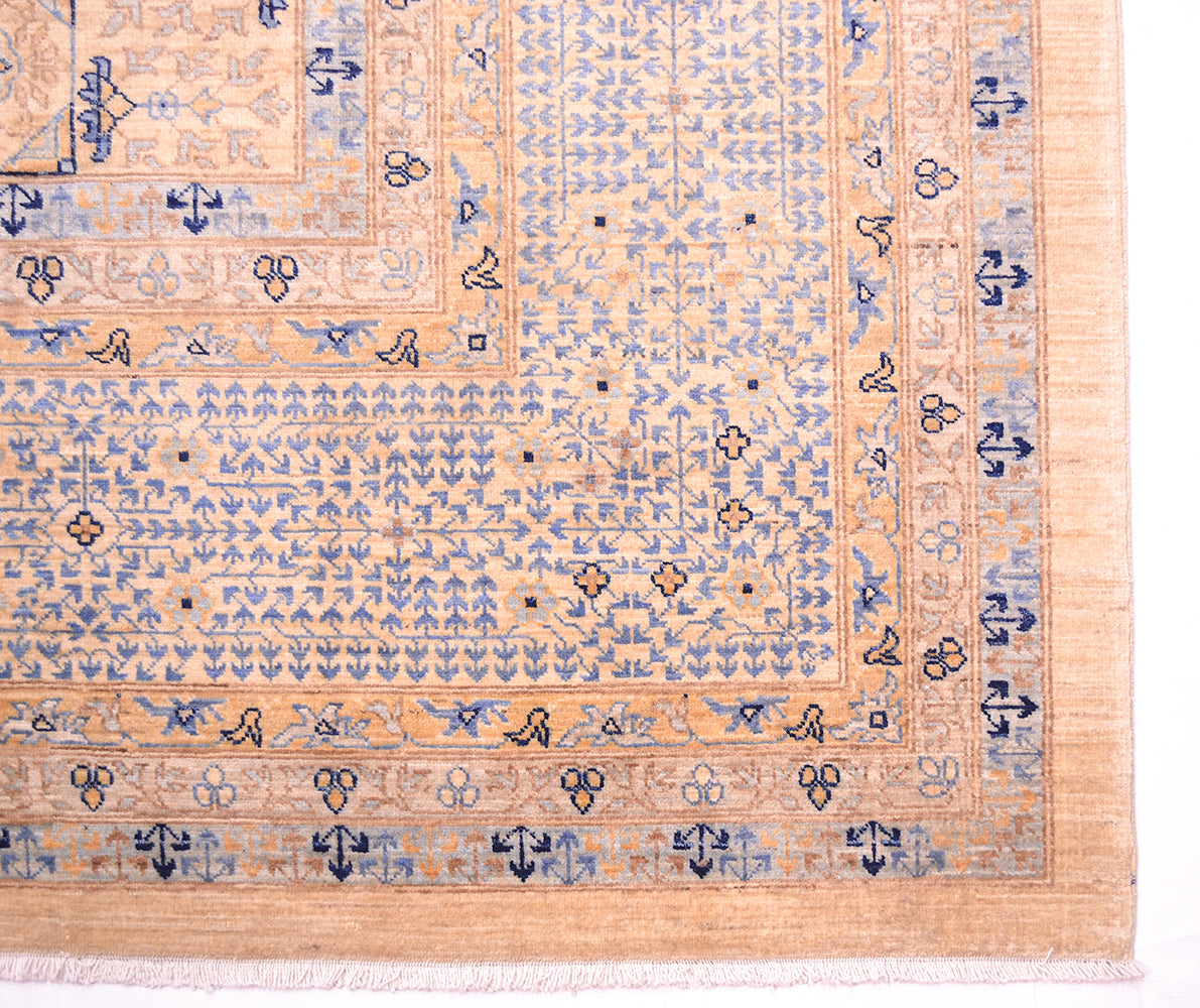 Corner detail classic mamluk design carpet handknotted