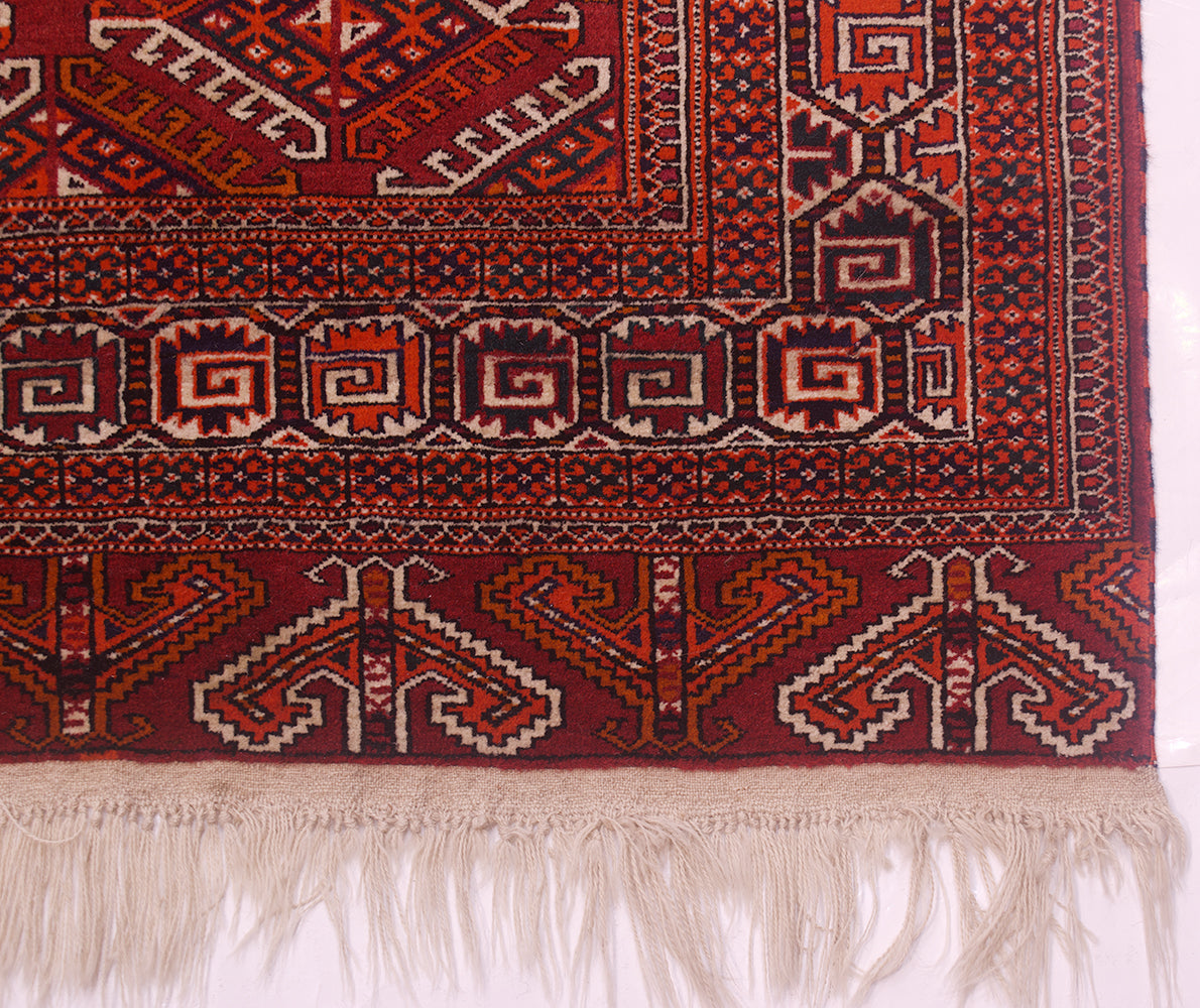 Old Turkoman Yamoud carpet 3.31x2.18m