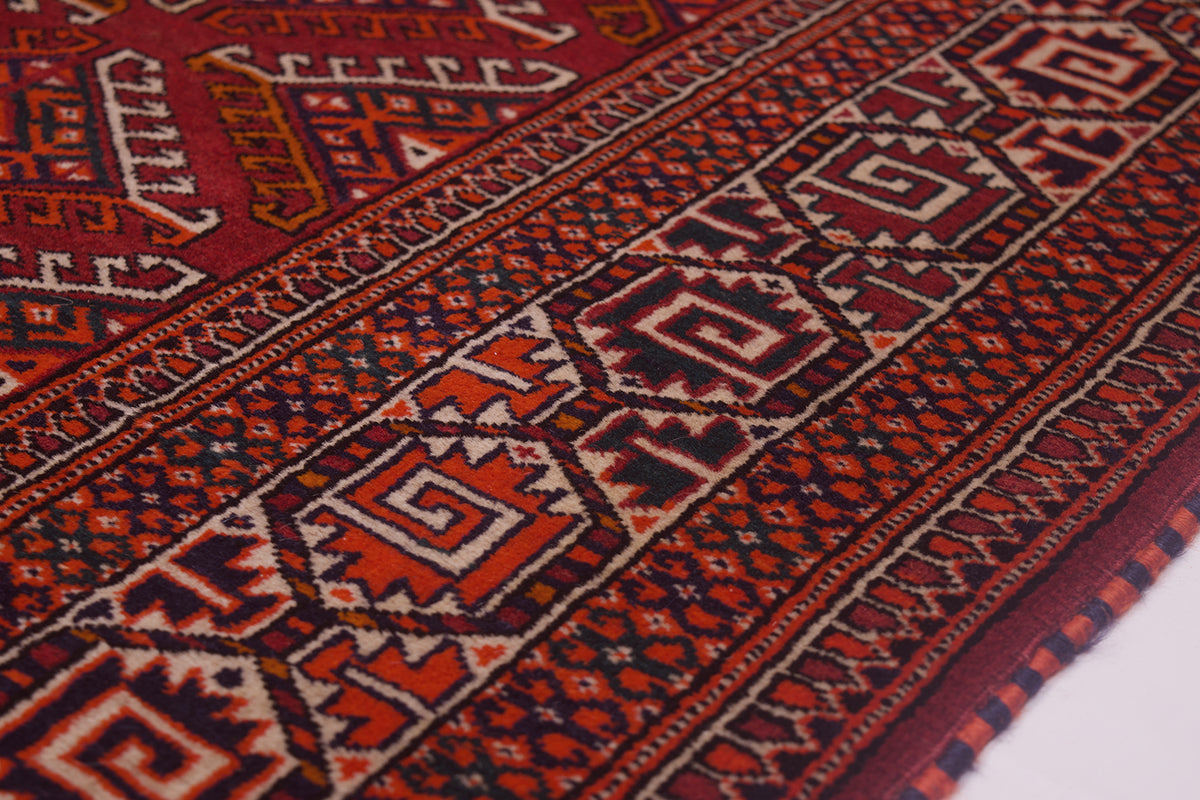 Old Turkoman Yamoud carpet 3.31x2.18m