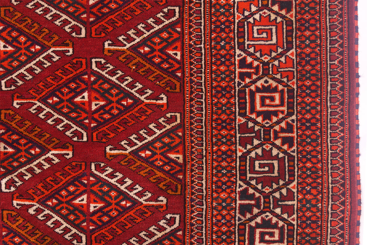 Old Turkoman Yamoud carpet 3.31x2.18m